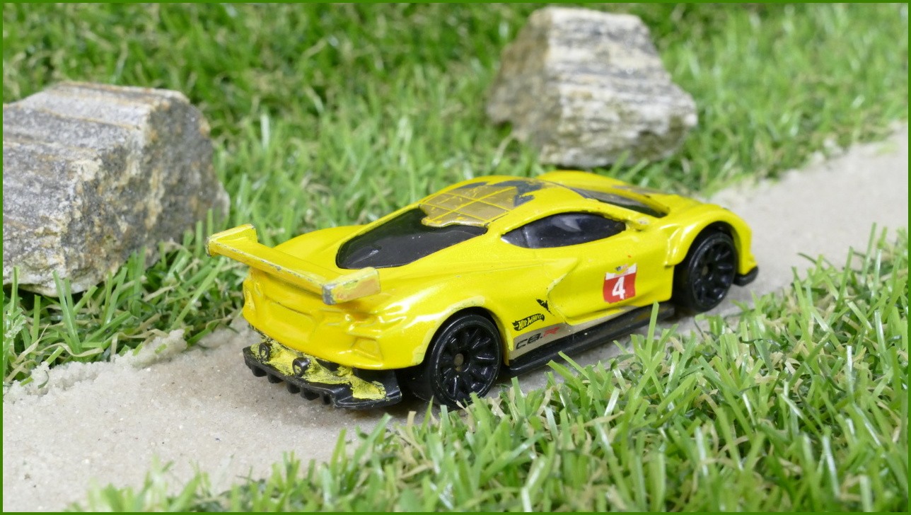 Model Autíčka Hot Wheels Corvette C8.R