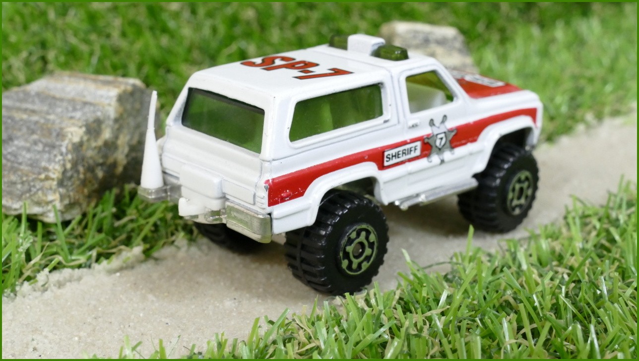 Autíčko Matchbox 4x4 Chevy Blazer - bez antény