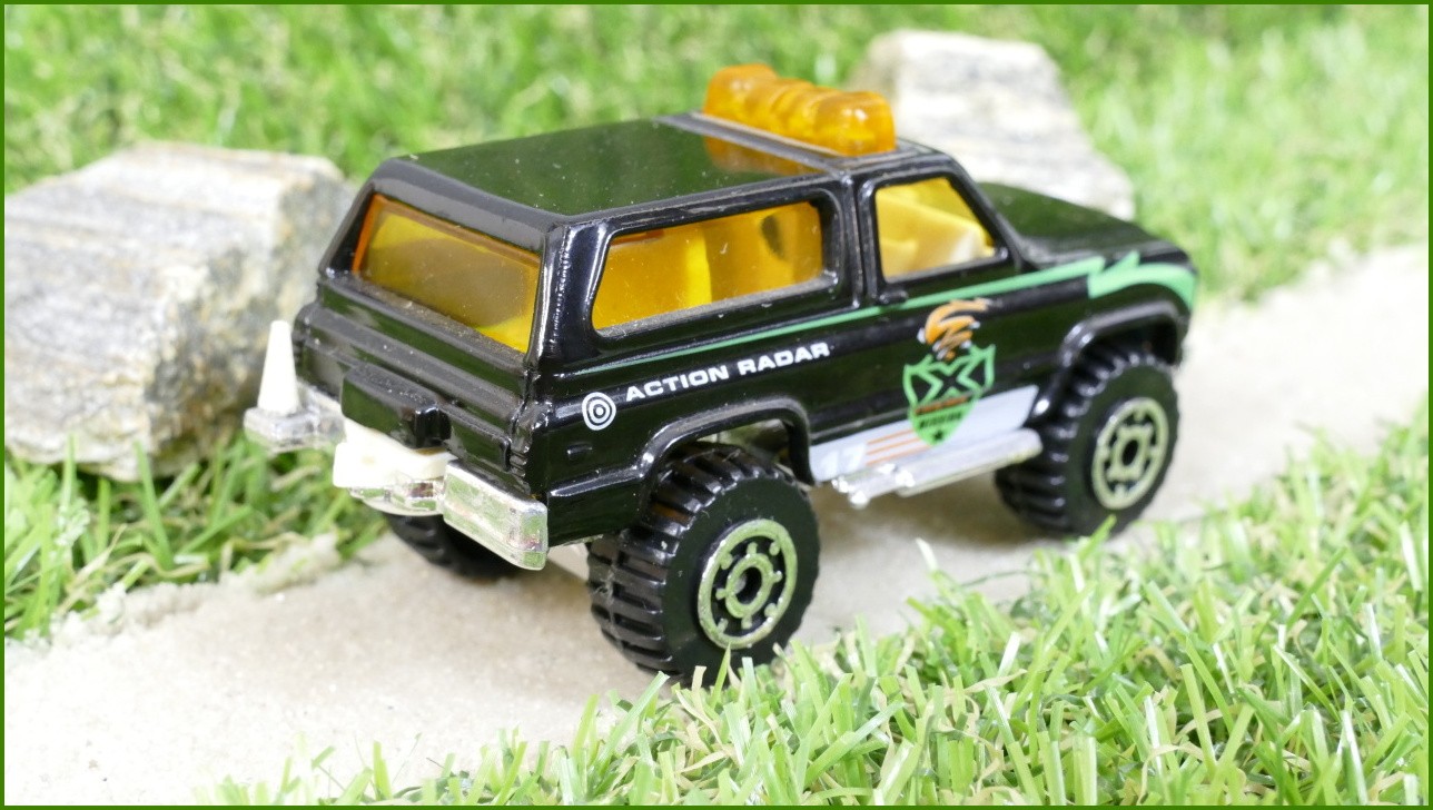 Autíčko Matchbox 4x4 Chevy Blazer - bez antény