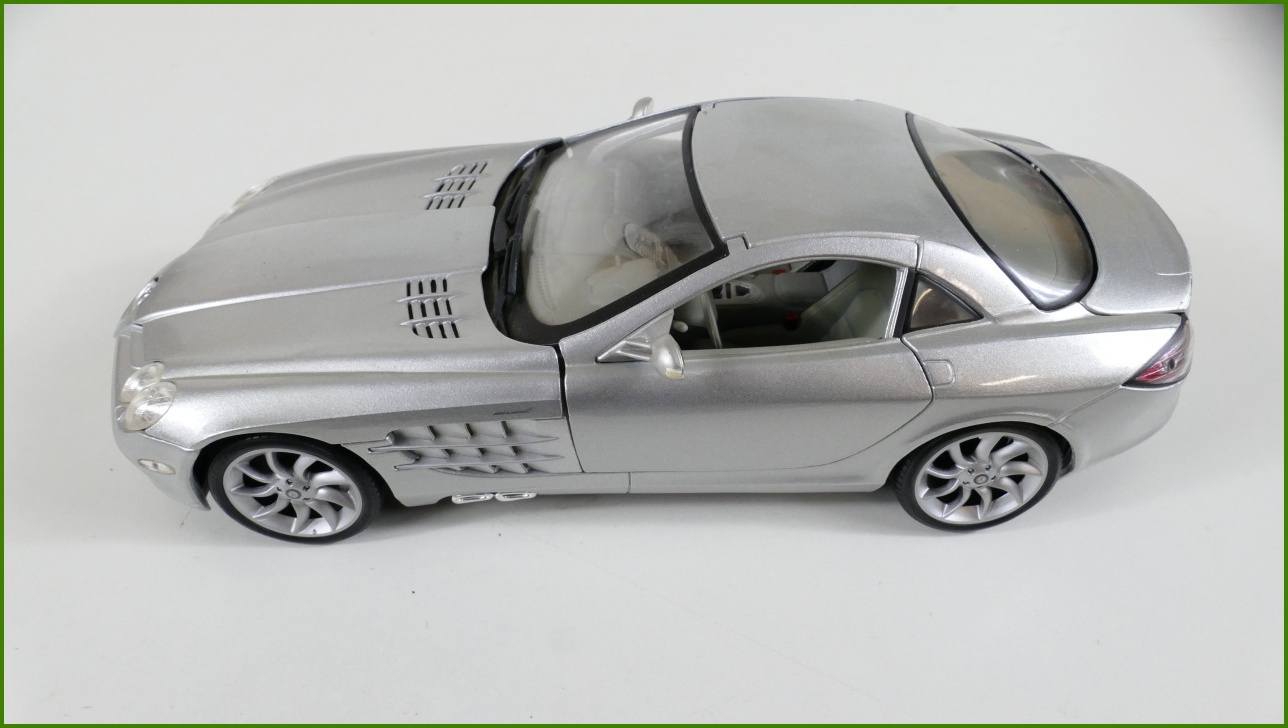 Model Maisto 1:18 - Mercedes-Benz SLR McLaren