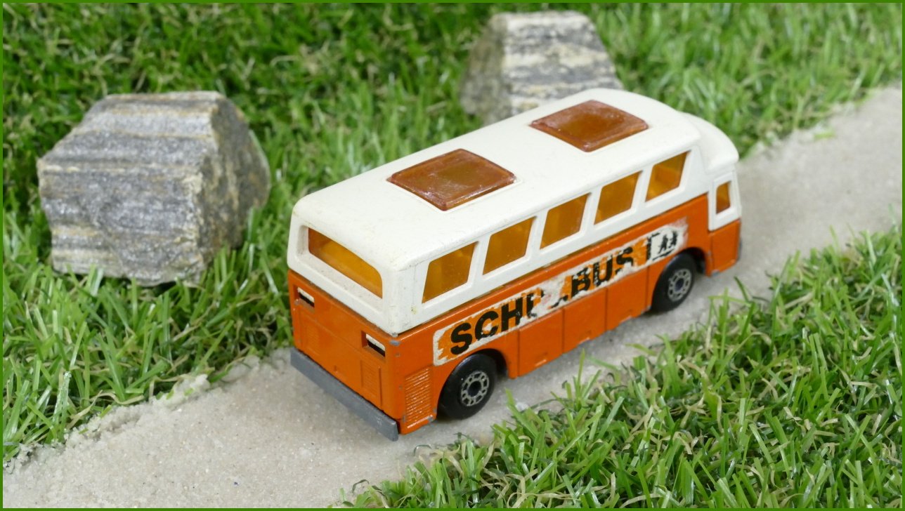 Autíčko Matchbox Airport Coach