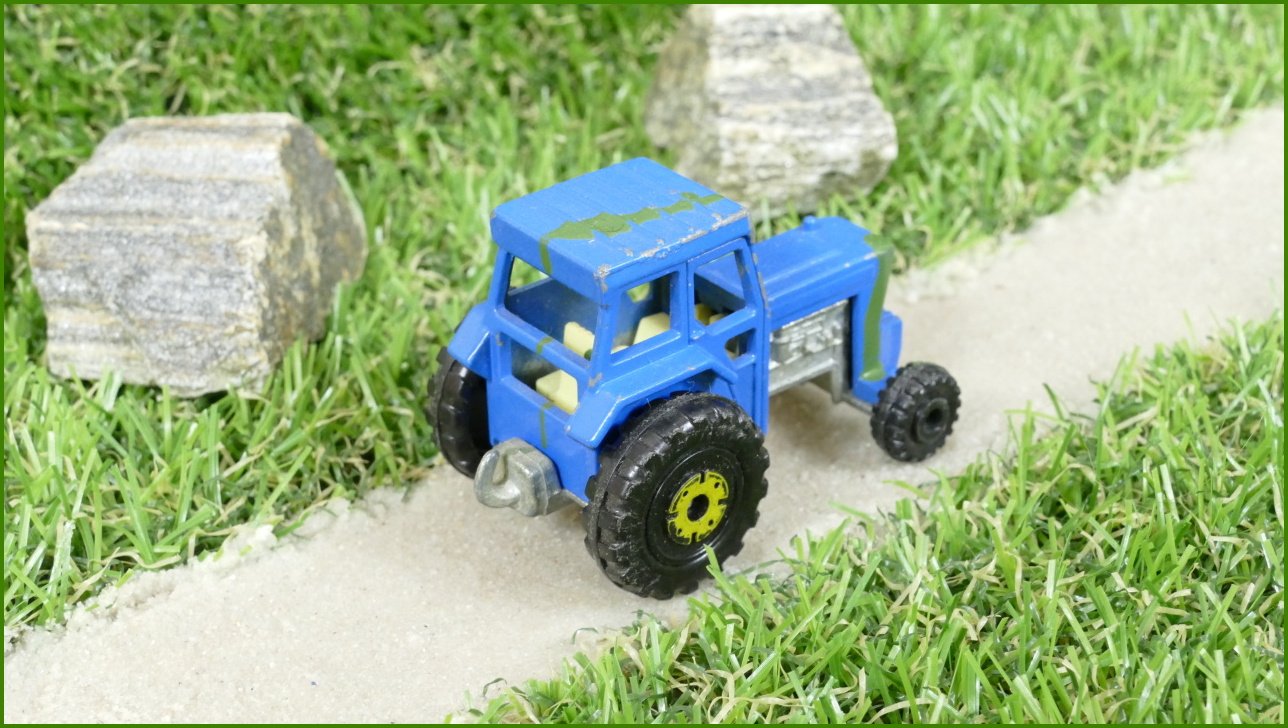 Autíčko Matchbox Ford Tractor