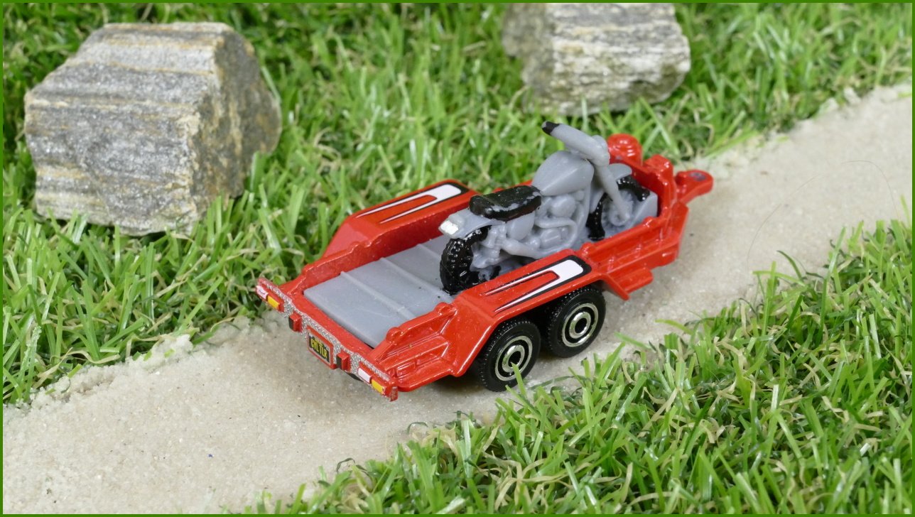 Autíčko Matchbox MBX Cycle Trailer - černé části motorky nabarvené