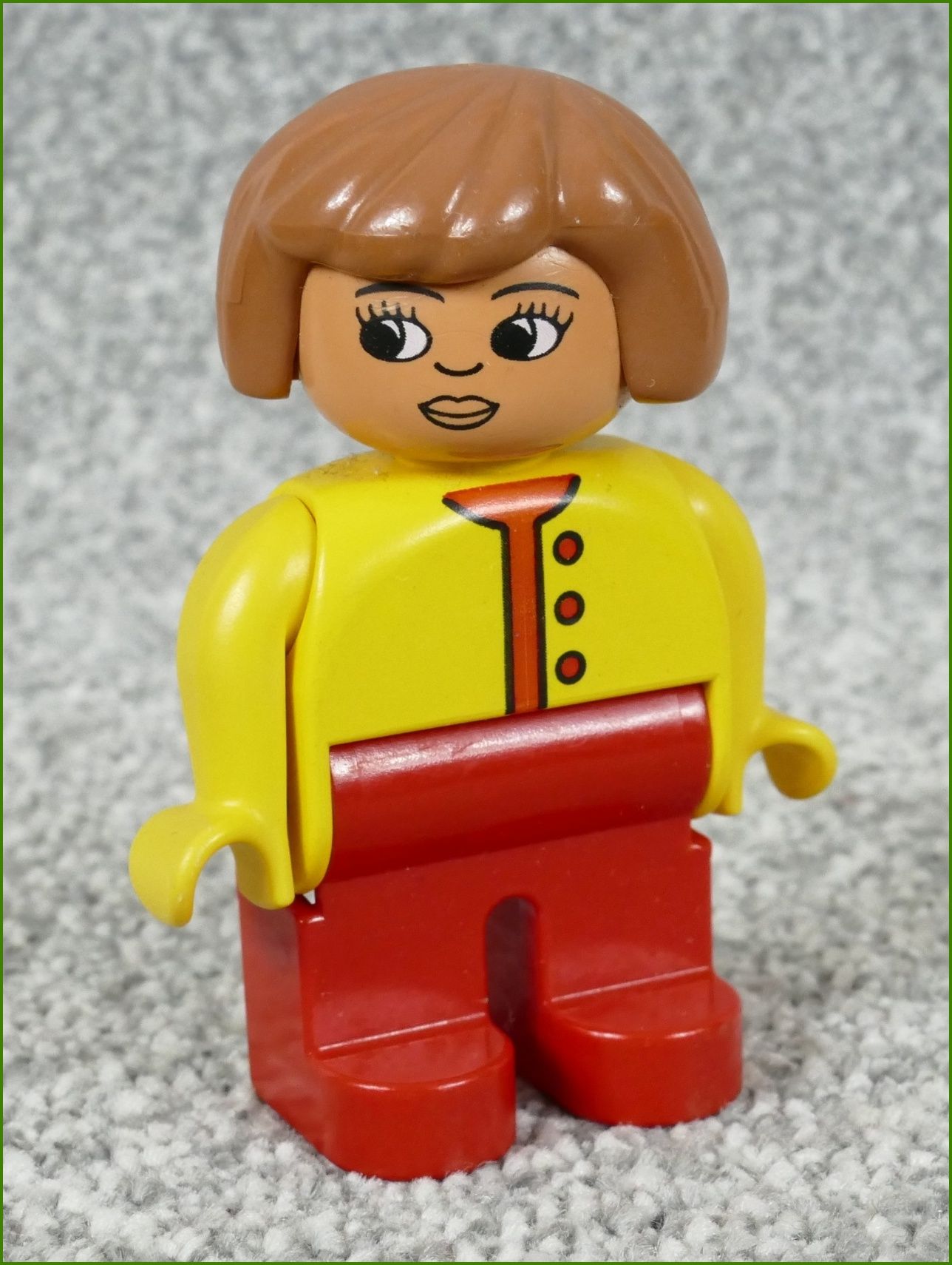 Lego® Duplo® Figurka Maminka Ve Žlutém s Červenými Kalhotami