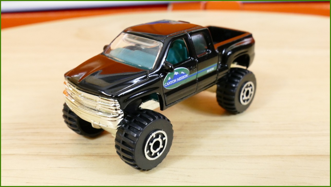 Matchbox Autíčko #60 - Chevrolet Silverado Pickup 4x4