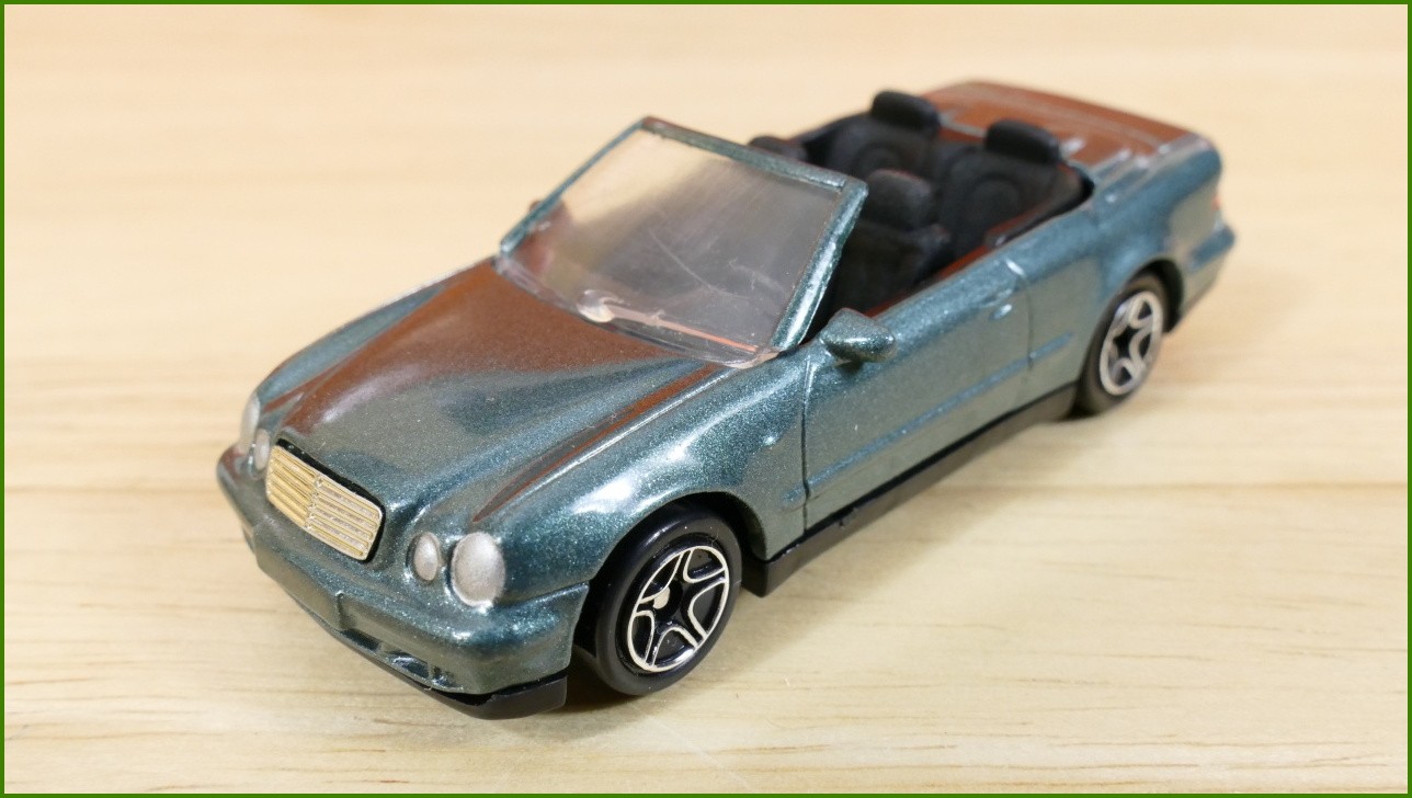 Matchbox Autíčko #71 - Mercedes-Benz CLK Cabrio