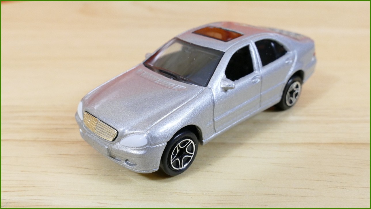 Matchbox Autíčko #66 - Mercedes-Benz S 500