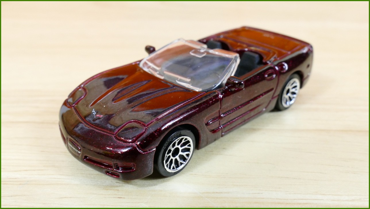 Matchbox Autíčko #57 - 2000 Chevrolet Corvette Cabrio