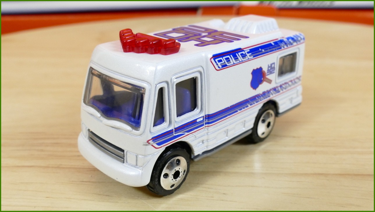 Matchbox Autíčko #44 - Mobile Police