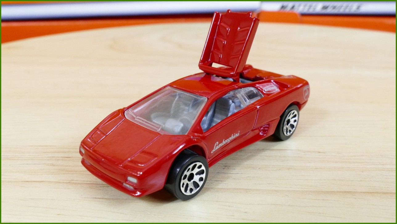Matchbox Autíčko #23 - Lamborghini Diablo