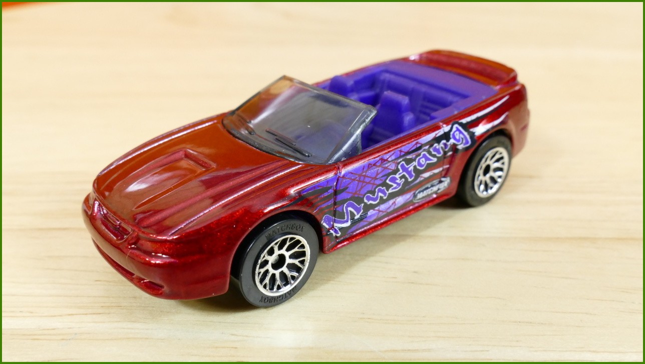 Matchbox Autíčko #12 - Ford Mustang
