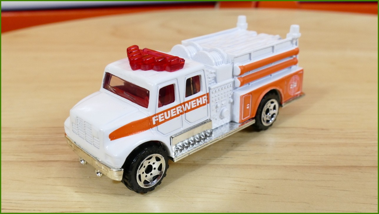 Matchbox Autíčko #15 - International Pumper