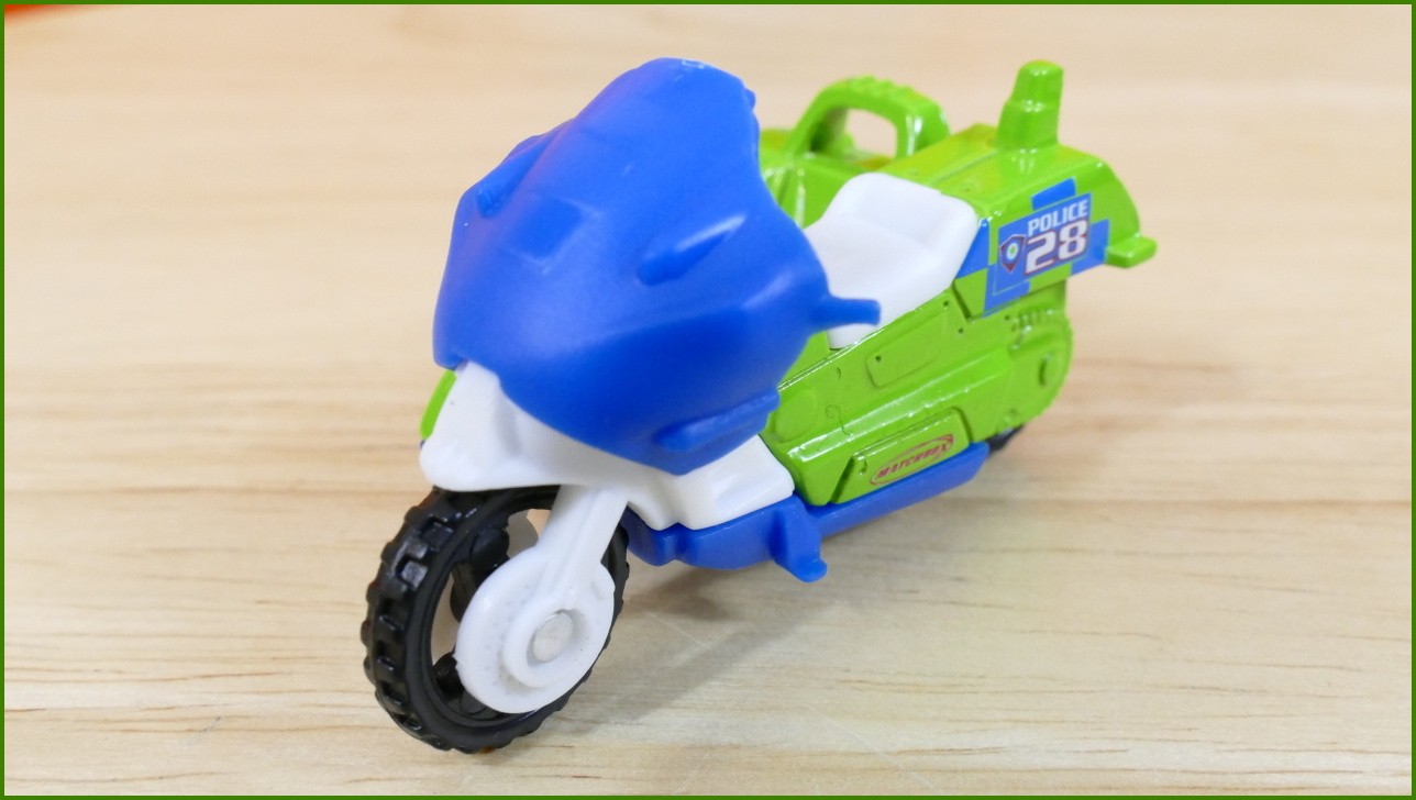 Matchbox Autíčko #28 - Police Cycle With Sidecar
