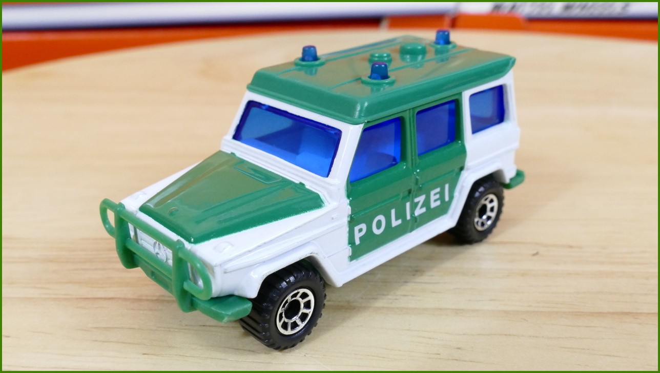 Matchbox Autíčko #25 - Mercedes-Benz 280 GE