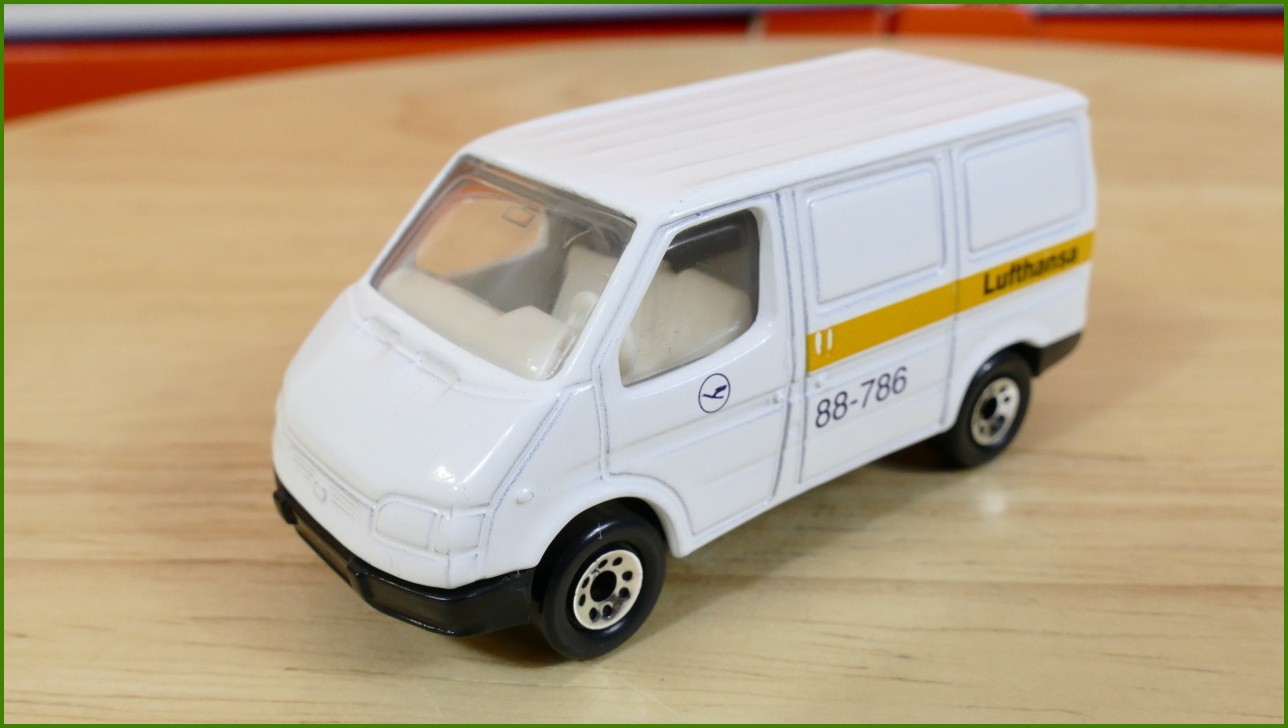Matchbox Autíčko #14 - Ford Transit