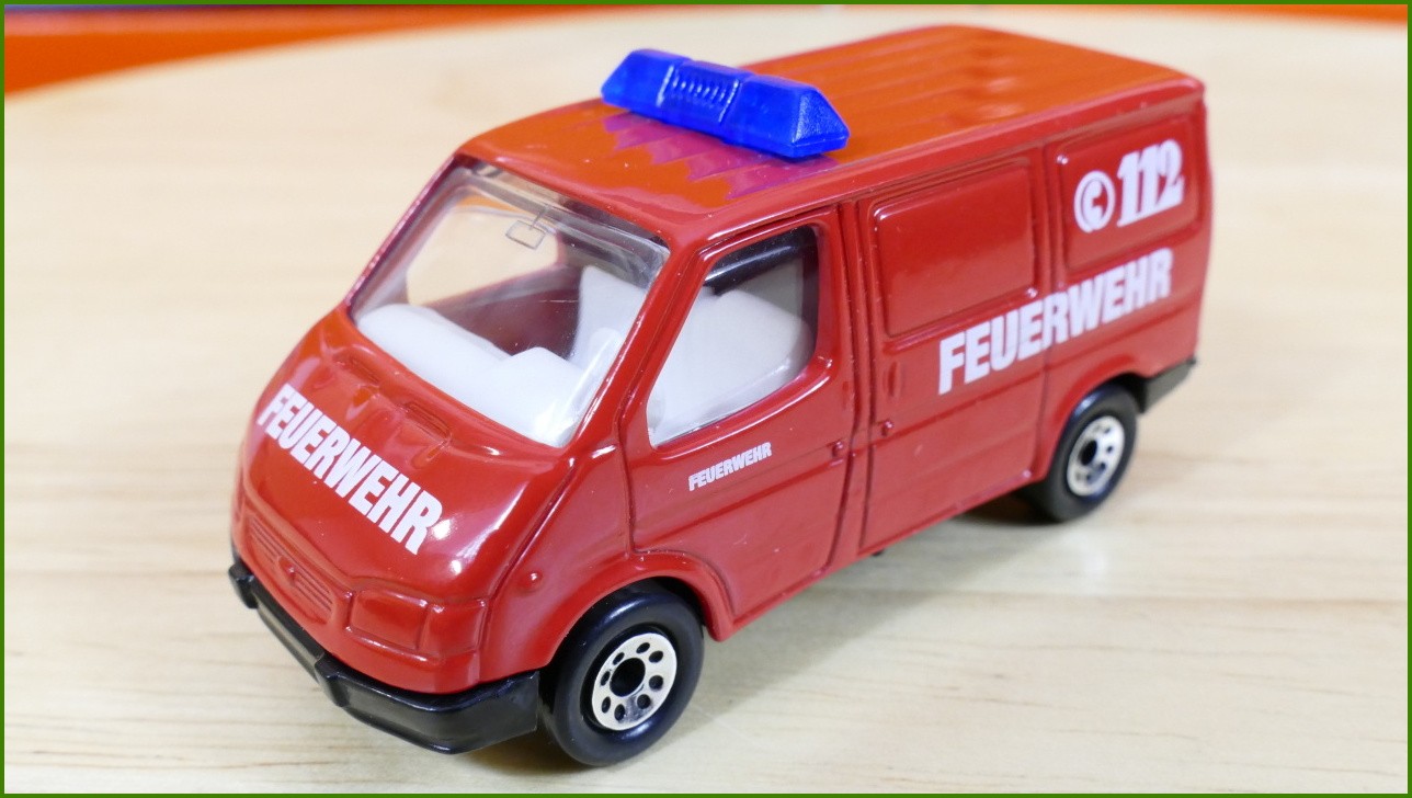 Matchbox Autíčko #21 - Ford Transit