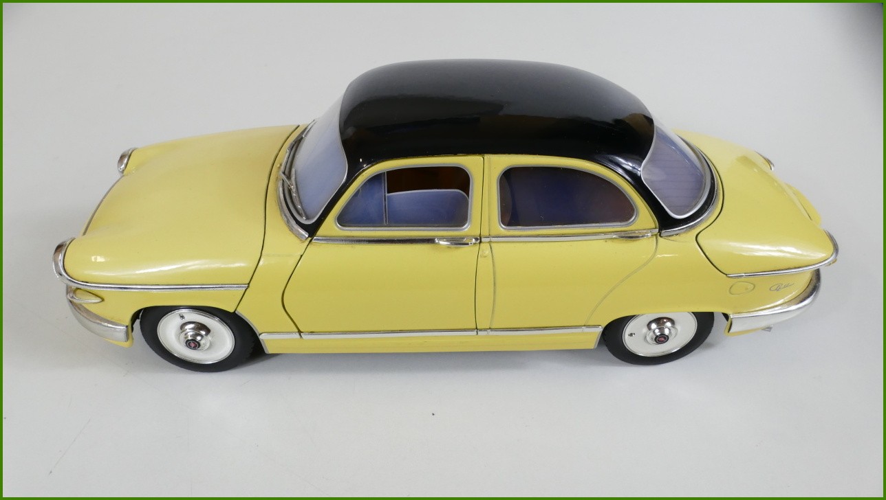 Model Solido 1:18 - Panhard PL17