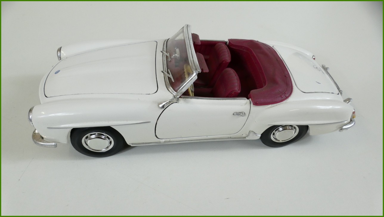 Model Maisto 1:18 - Mercedes Benz 190 SL (1955) - Viz Popis