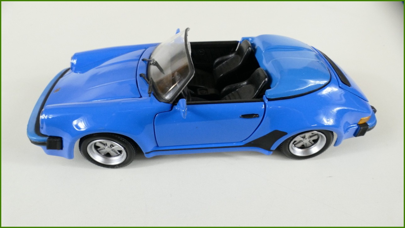 Model Auta Maisto 1:24 - Porsche 911 Speedster (1989)