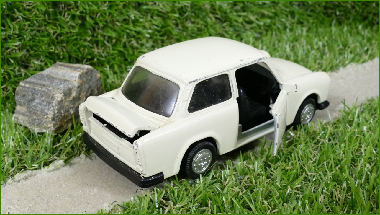 Model Autíčka Trabant 601-S No.8677 - horší pneu