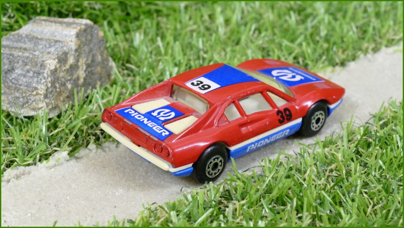 Autíčko Matchbox Ferrari 308 GTB
