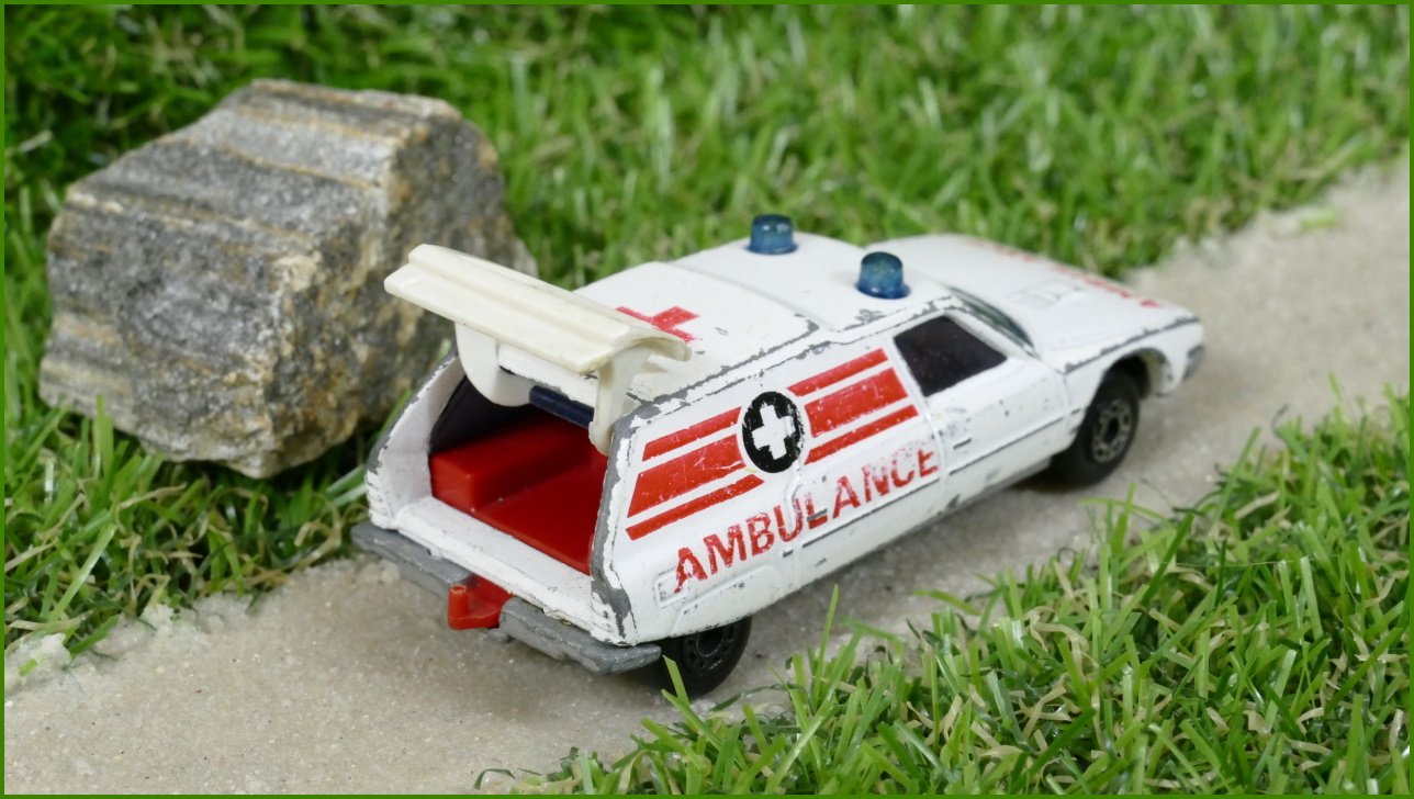 Autíčko Matchbox No.12 - Citroën CX Ambulance