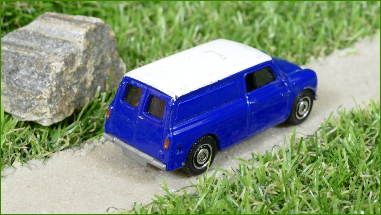 Autíčko Matchbox Austin Mini Van 1965