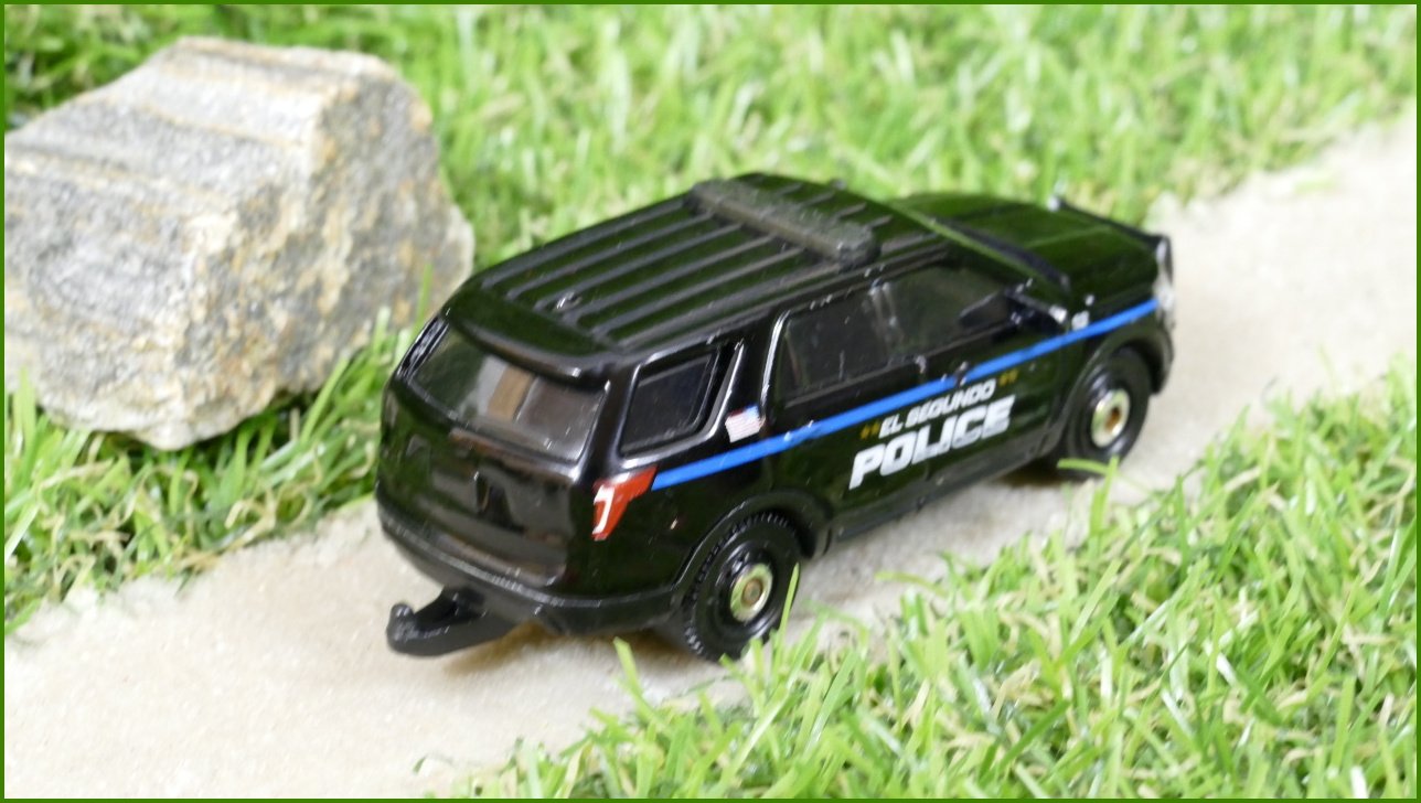 Autíčko Matchbox 2016 Ford Interceptor