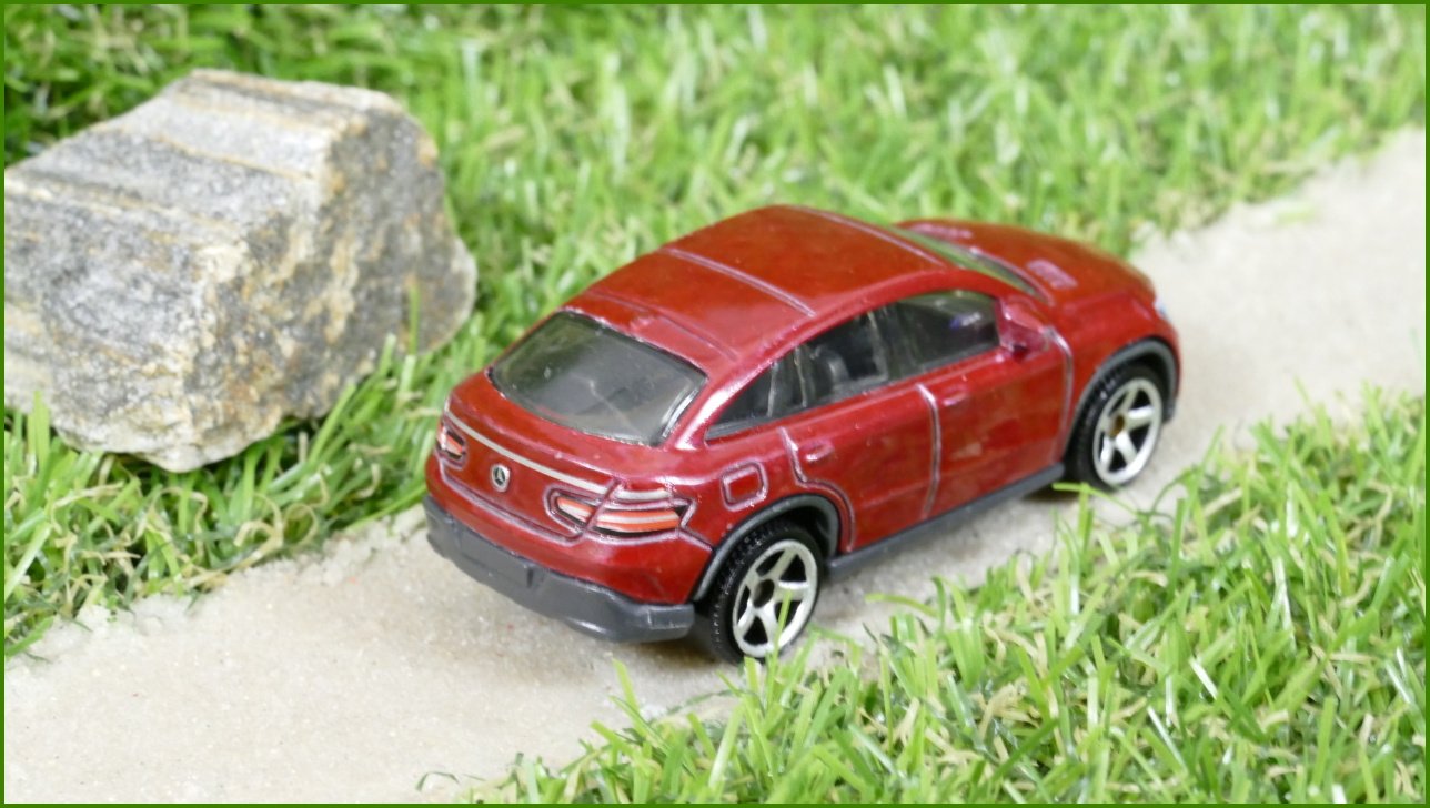 Autíčko Matchbox ´15 Mercedes-Benz GLE Coupe