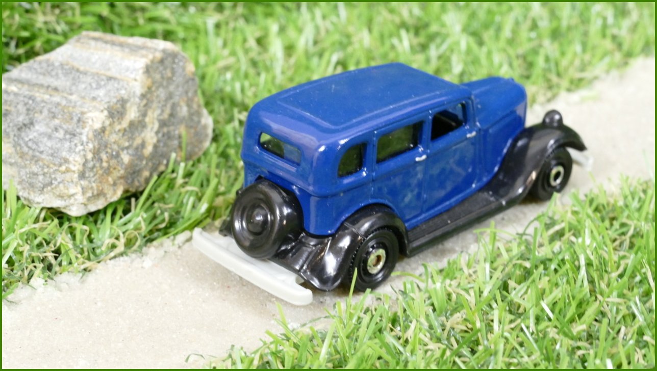 Autíčko Matchbox ´33 Plymouth