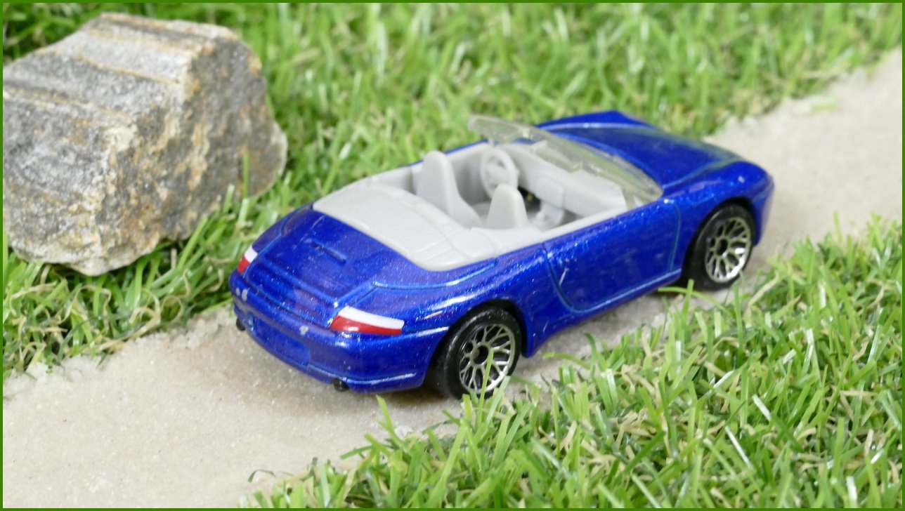 Autíčko Matchbox Porsche 911 Carrera Cabriolet