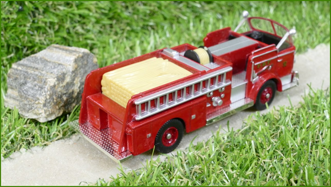 Model Autíčka Corgi ALF. 900 Pumper