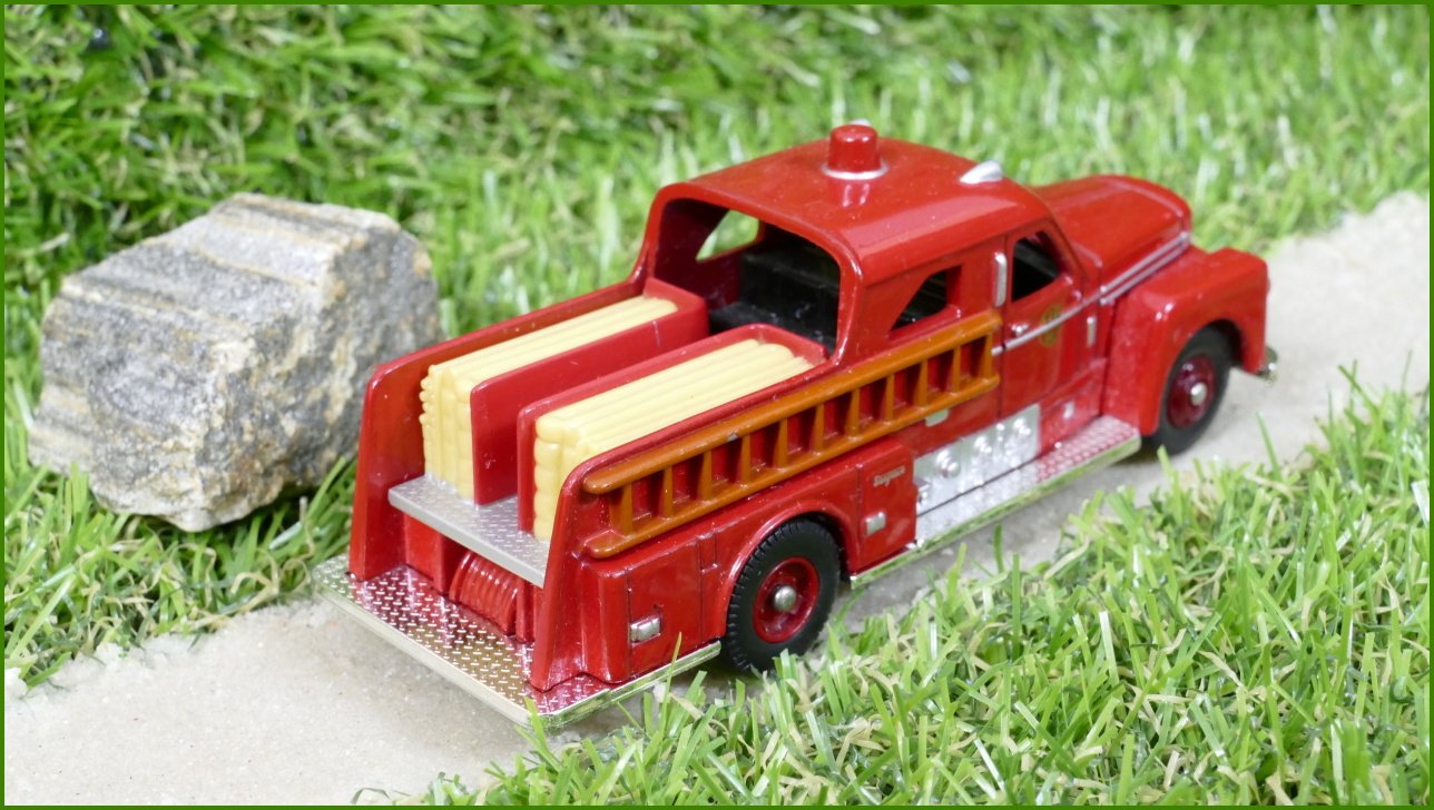 Model Autíčka Corgi Seagrave Pumper