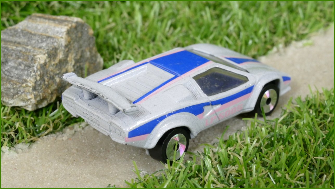 Autíčko Matchbox Lamborghini Countach LP 500 S (Lasers)