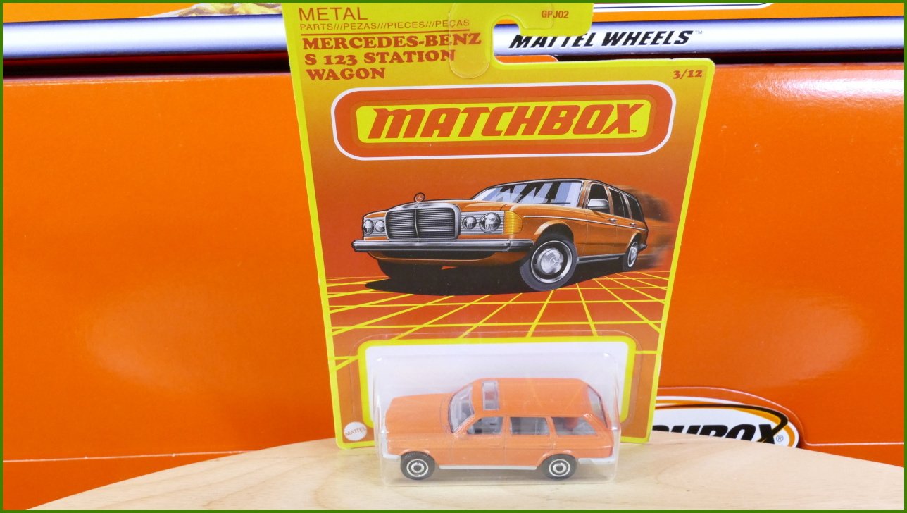 Matchbox Autíčko Mercedes-Benz S 123 Station Wagon