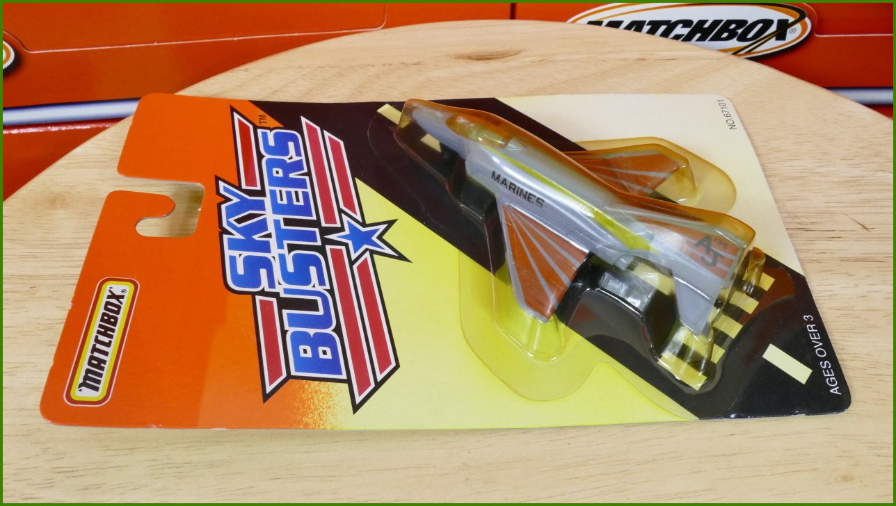 Matchbox Skybusters Letadlo SB-15 Phantom 135 AJ Marines