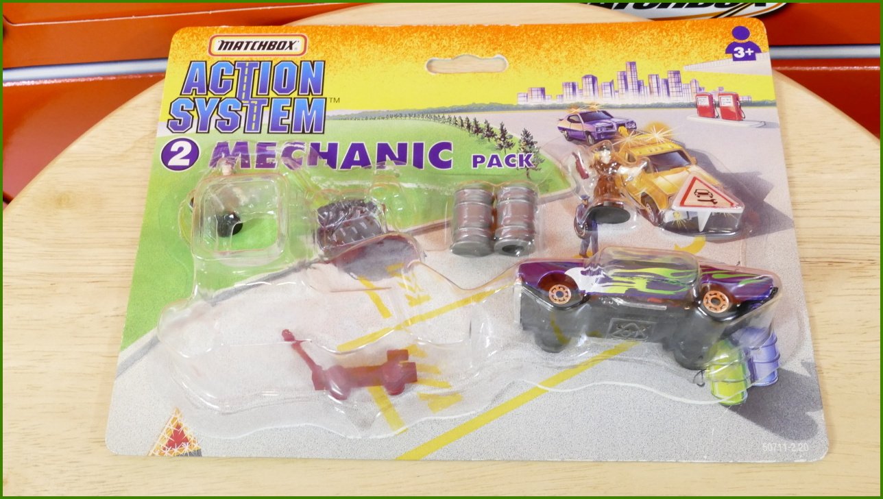 Matchbox Set Action System Mechanic - Otevřený - Chybí Autíčko
