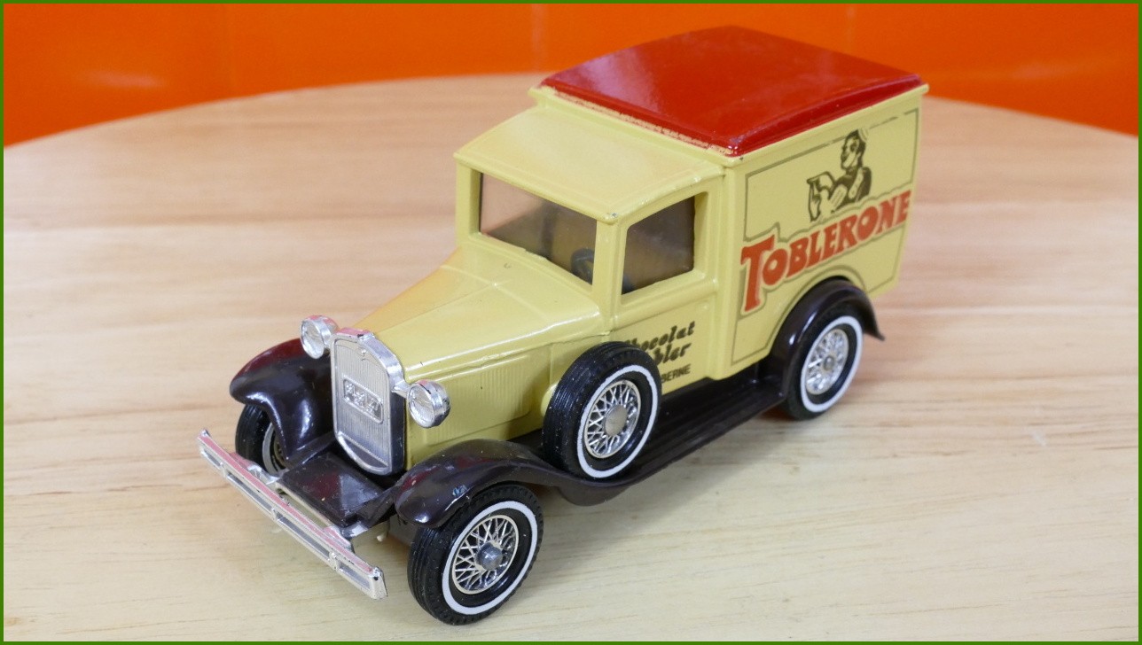 Matchbox Autíčko Models Of Yesteryear - Y-22 - 1930 Model 'A' Ford Van - Toblerone