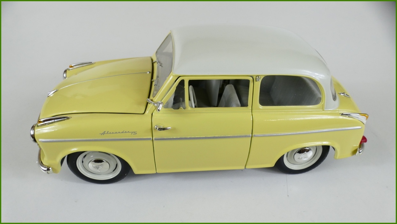 Model Revell 1:18 - Lloyd Alexander TS