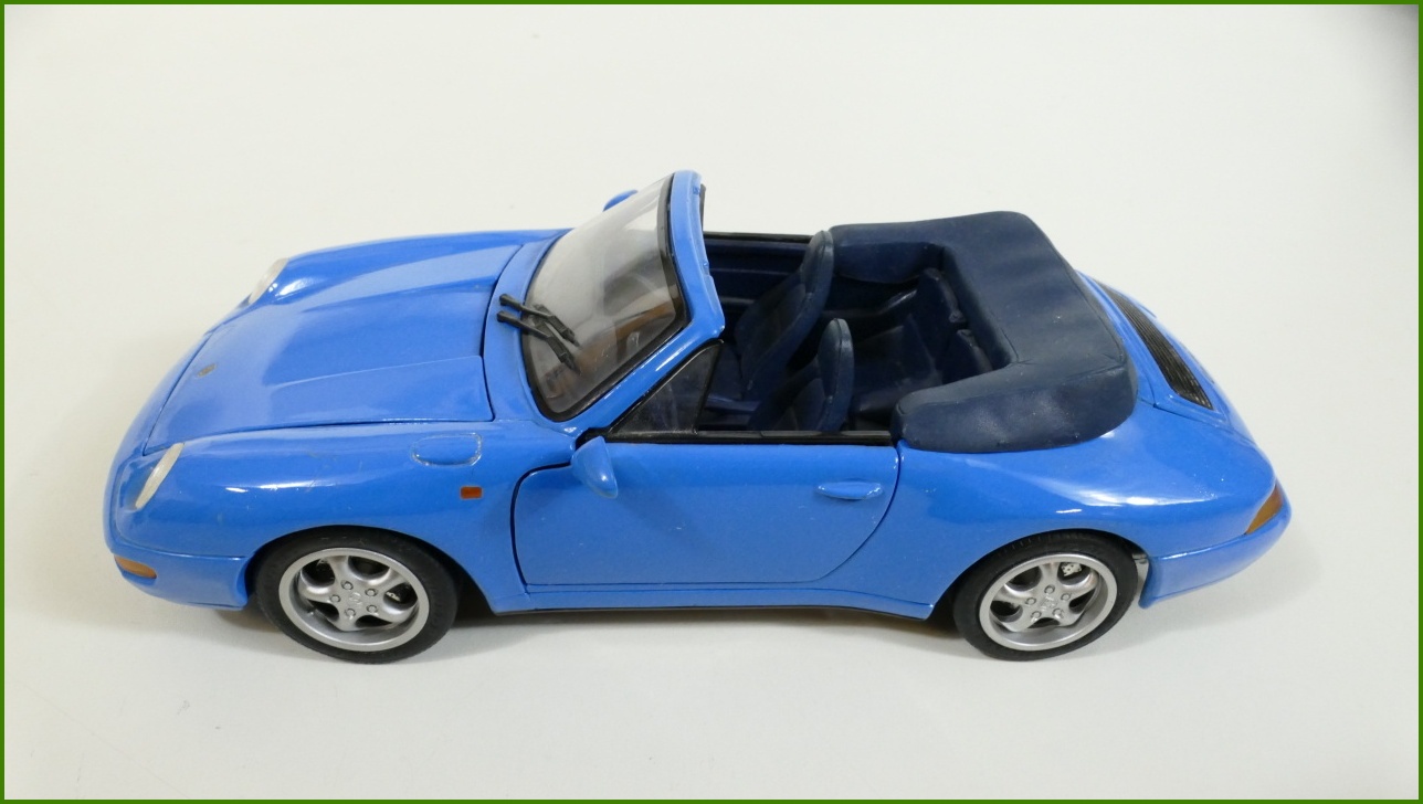 Model Maisto 1:18 - Porsche 911 Carrera Cabriolet - Viz Popis
