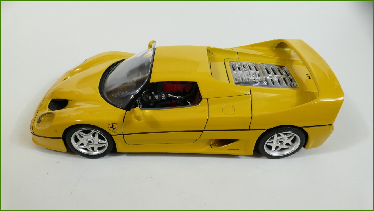 Kovový Model Bburago 1:18 - Ferrari F50 (1995)