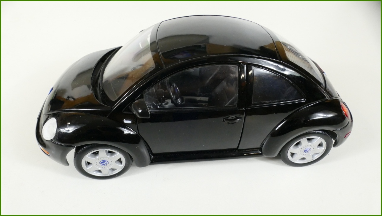 Model Maisto 1:18 - Volkswagen New Beetle - Viz Popis