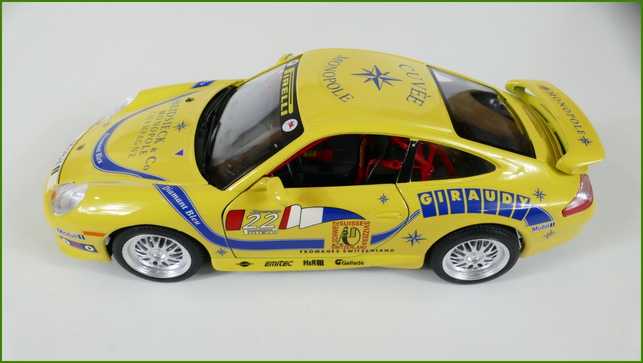 Kovový Model Bburago 1:18 - Porsche Carrera 911 (1997)