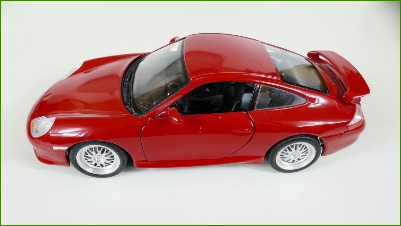 Kovový Model Bburago 1:18 - Porsche Carrera 911 (1997) - Viz Popis