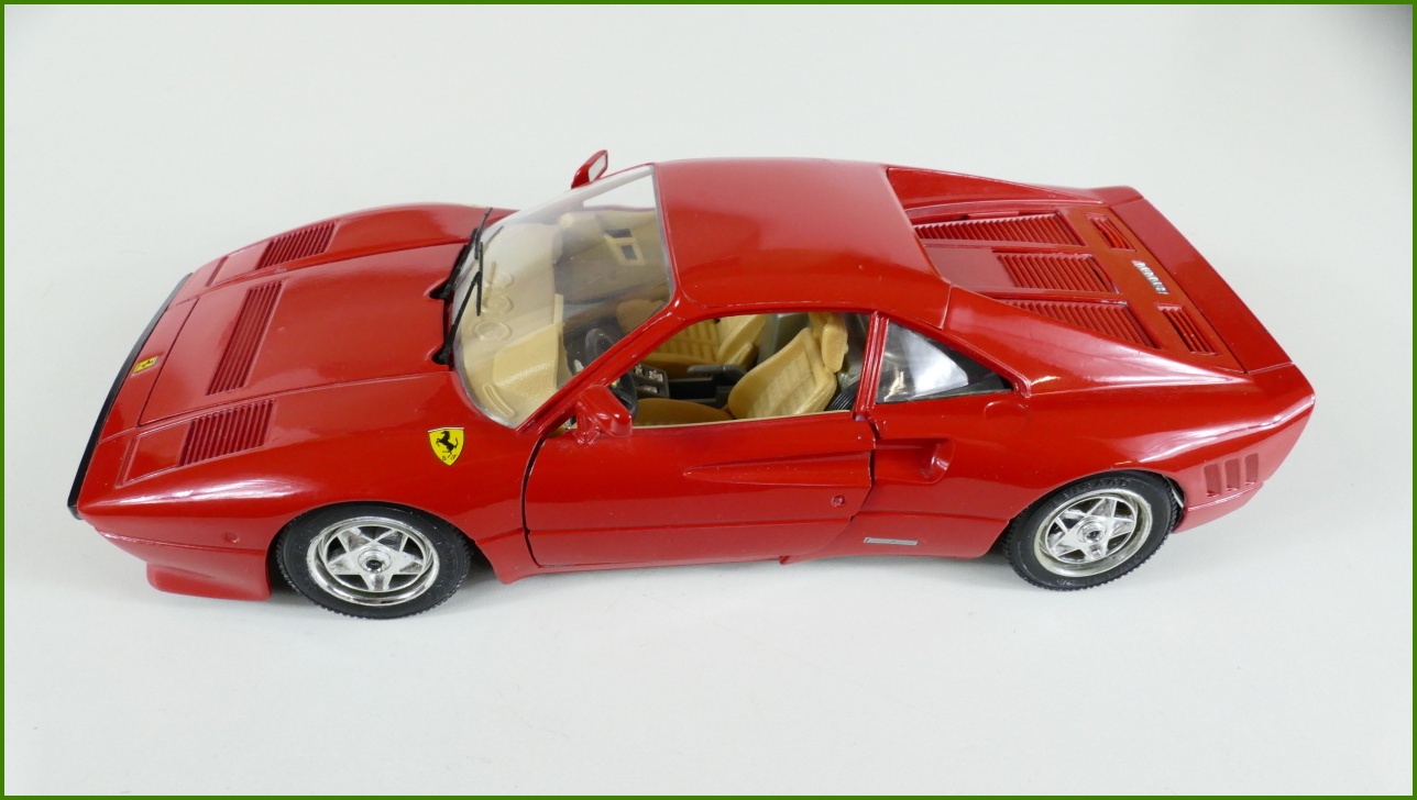 Kovový Model Bburago 1:18 - Ferrari GTO (1984) - Viz Popis