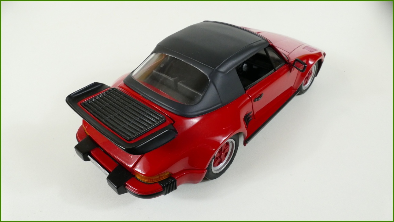 Model Auta Revell 1:18 - Porsche 930 Turbo - Viz Popis