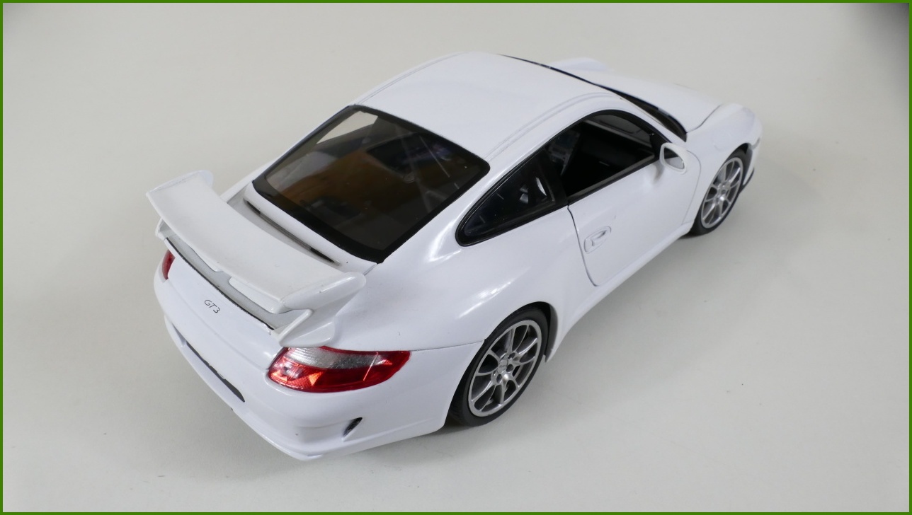 Model Auta Welly 1:18 - Porsche 911 (997) GT3