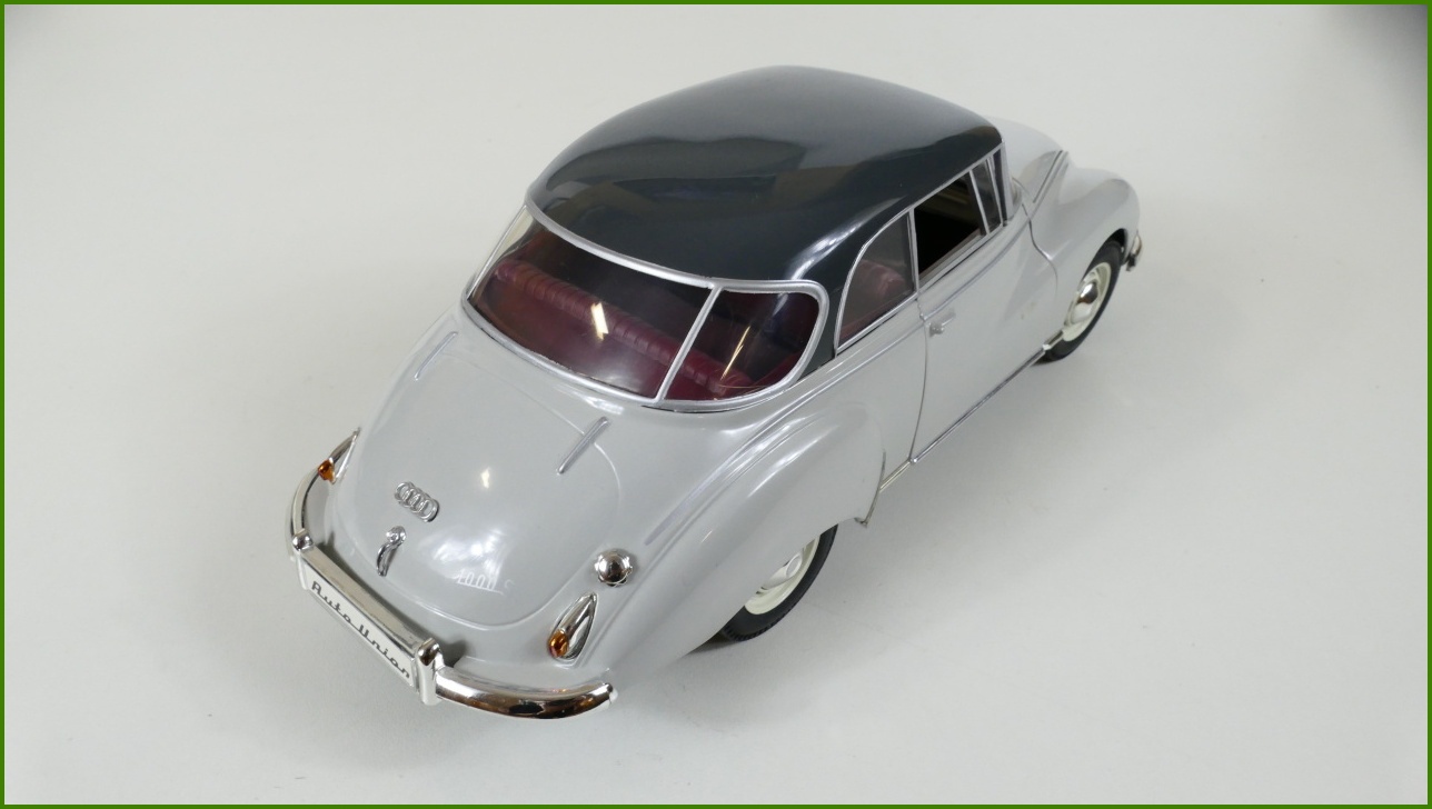 Model Auta Revell 1:18 - Auto Union 1000 S - Viz Popis