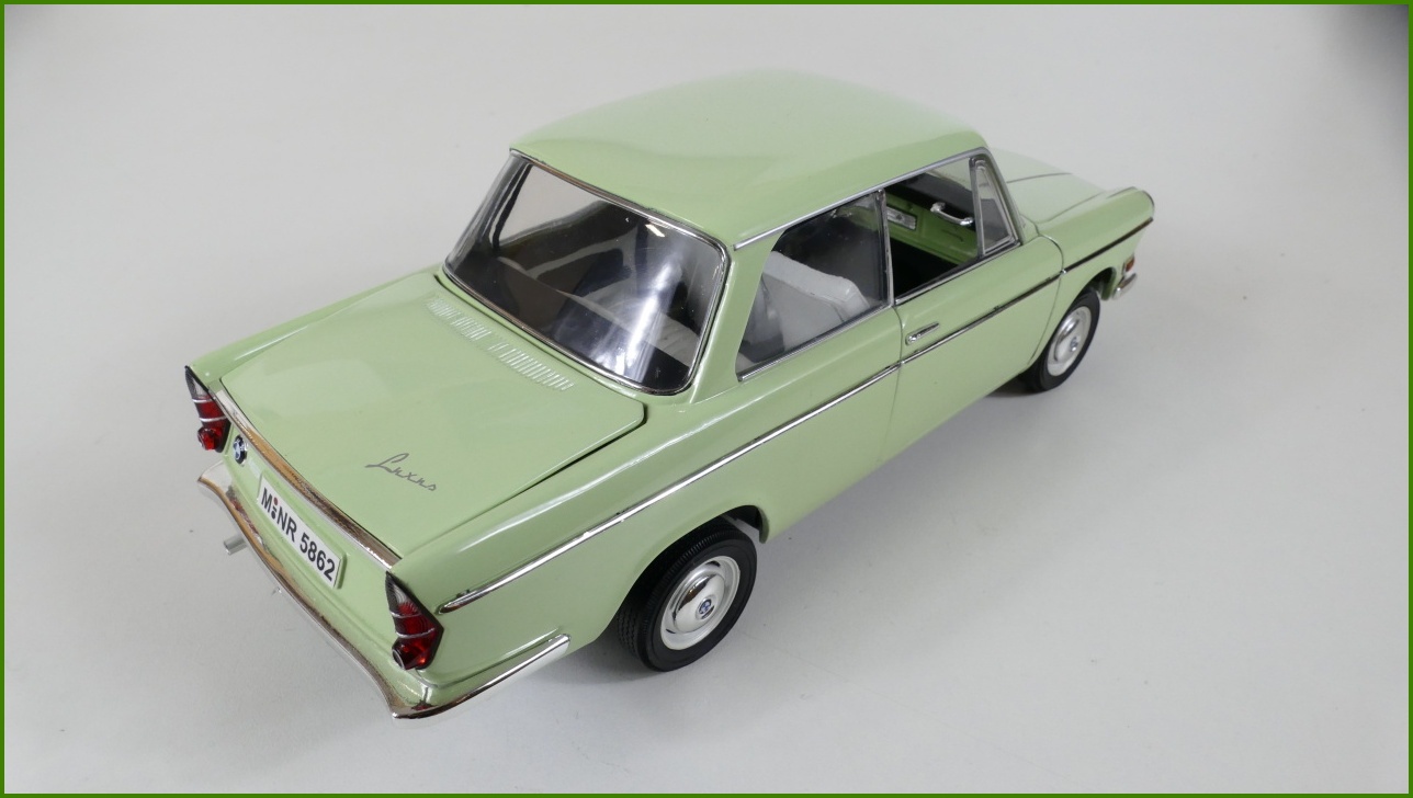 Model Auta Signature 1:18 - BMW LS Luxus 1962