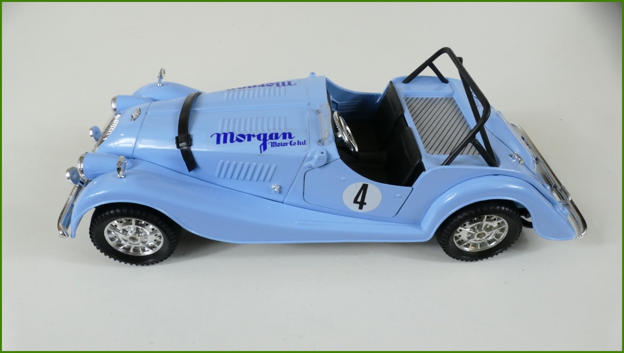 Model Auta Polistil 1:16 - Morgan Plus 8